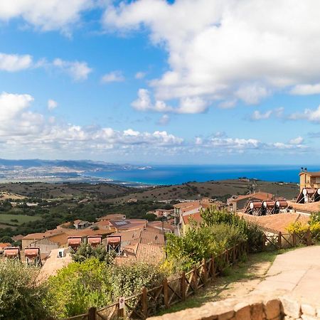 Appartamento Con Piscina 03 Trinità dʼAgultu Exteriör bild