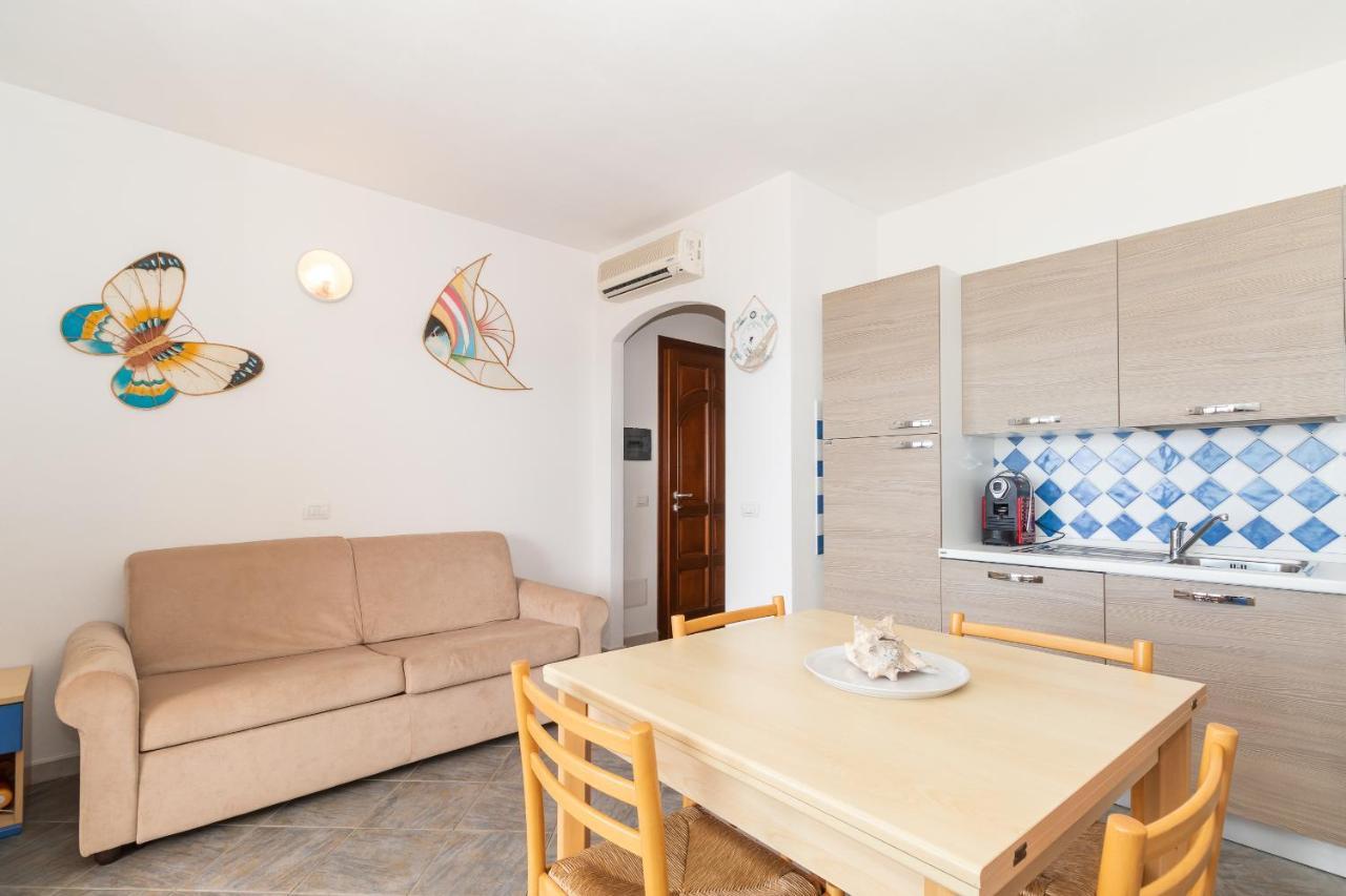Appartamento Con Piscina 03 Trinità dʼAgultu Exteriör bild