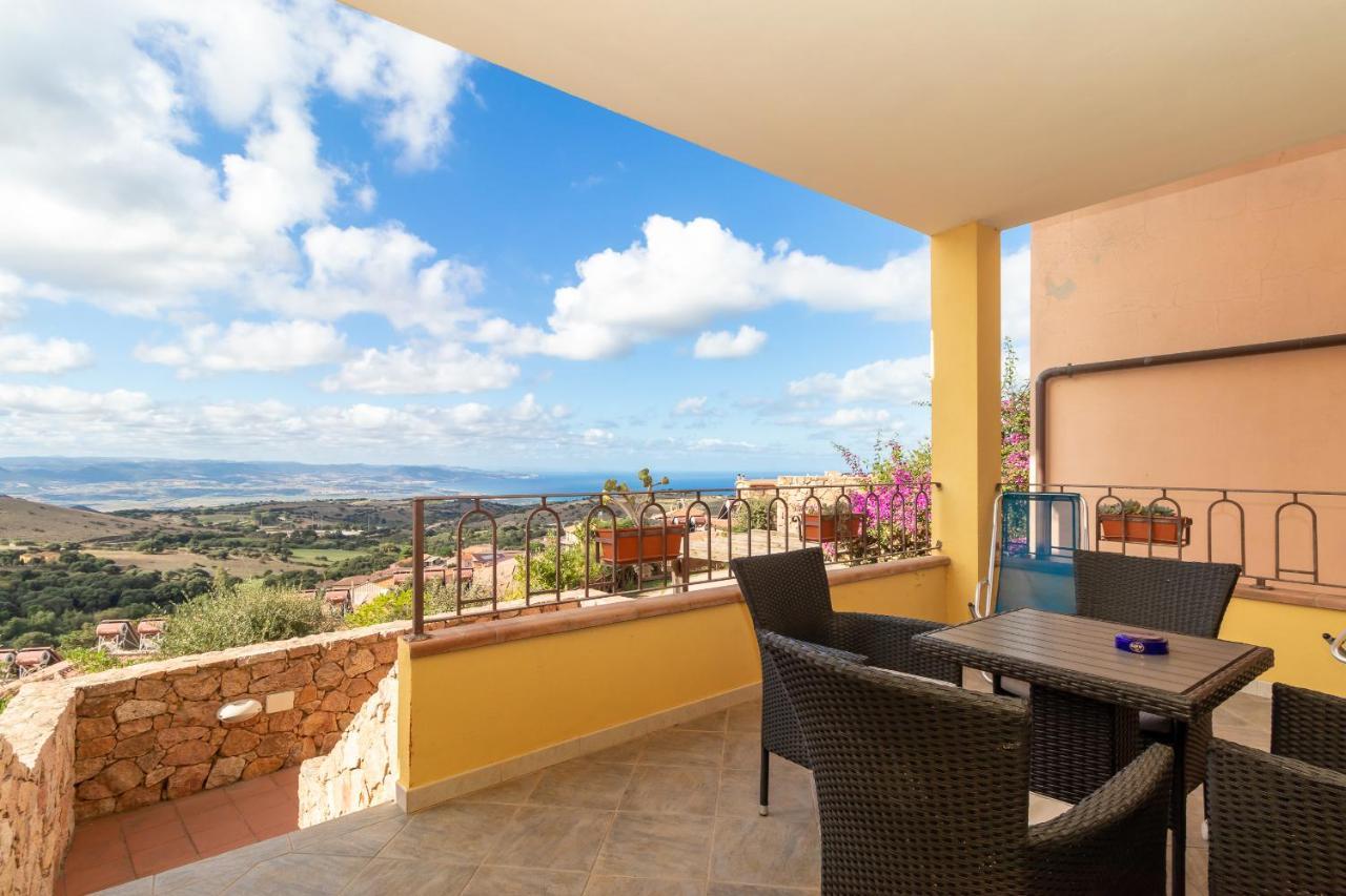 Appartamento Con Piscina 03 Trinità dʼAgultu Exteriör bild