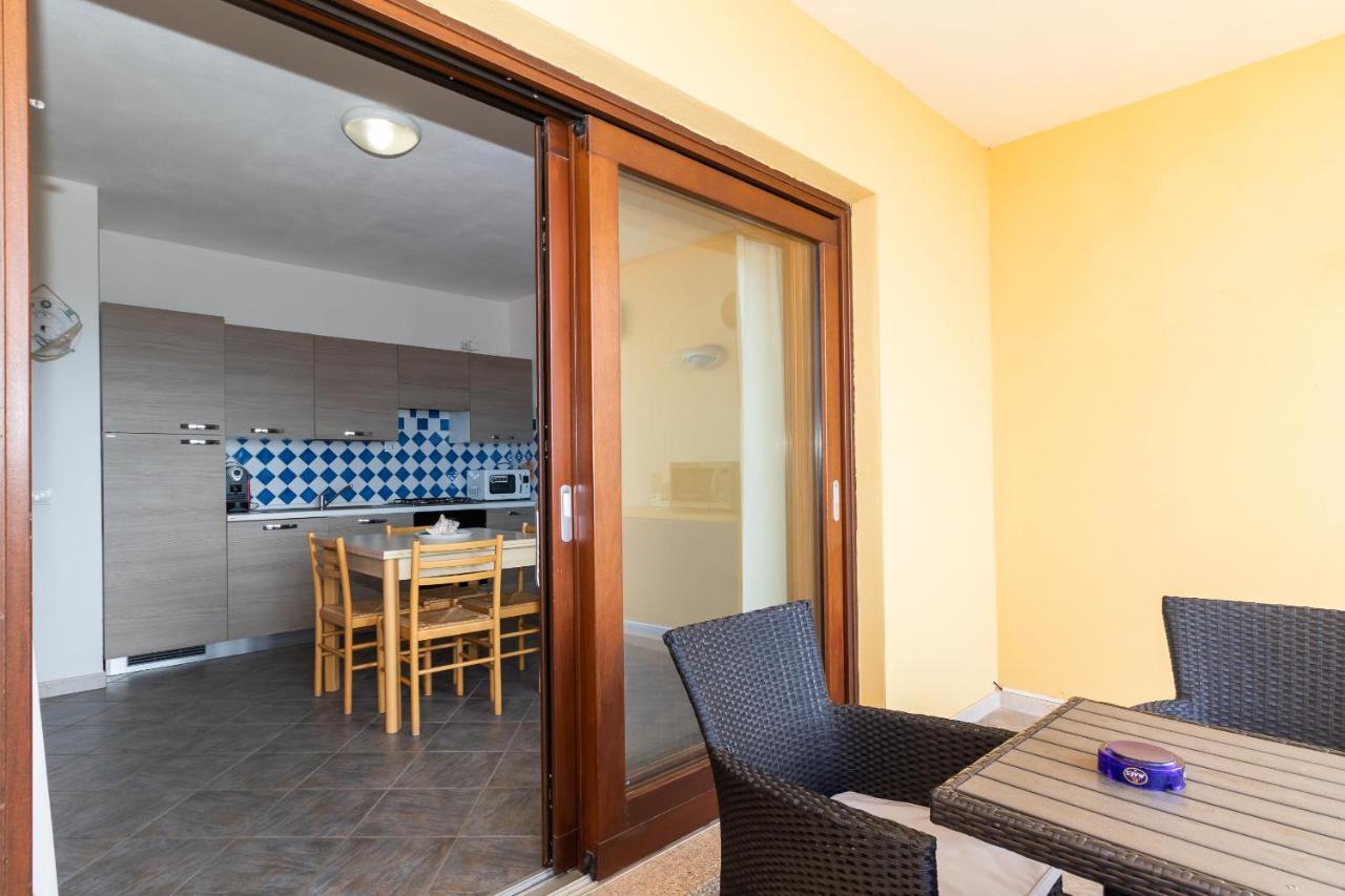 Appartamento Con Piscina 03 Trinità dʼAgultu Exteriör bild